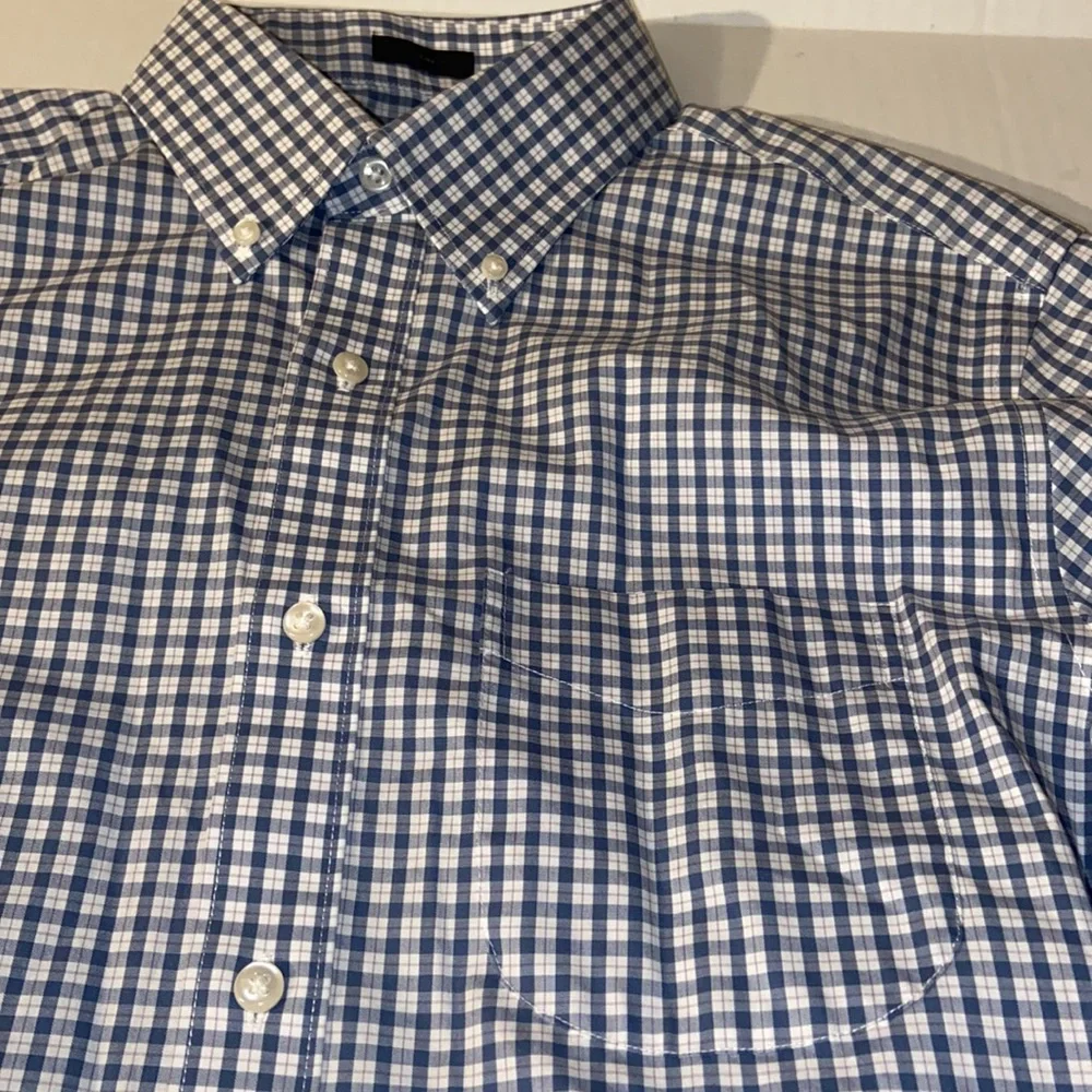 J. Crew Men’s Blue And White Plaid Long Sleeve Button Down Medium Shirt
